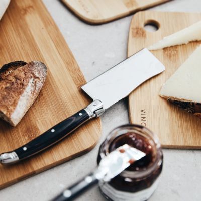 VINGA Gigaro cheese knives