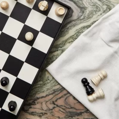 VINGA Chess coffee table game