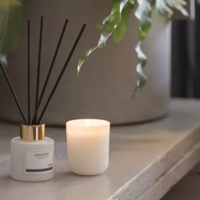 Ukiyo candle and fragrance sticks gift set