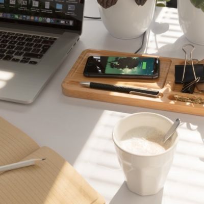 Bamboo desk organiser 10W wireless charger