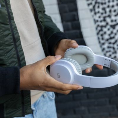 Urban Vitamin Belmont wireless headphone