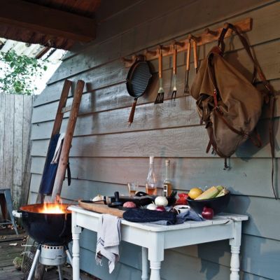 BBQ set with hamburger press and brush