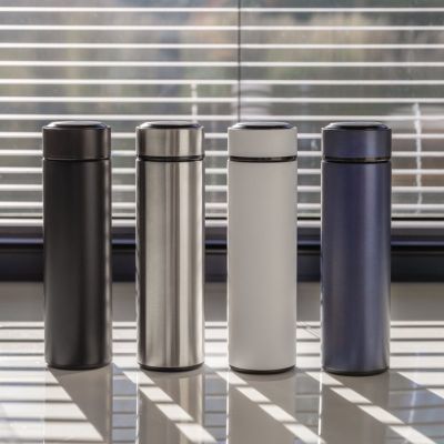 Vacuum stainless steel bottle