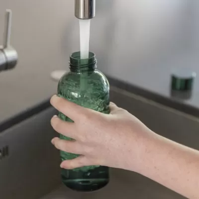 Leakproof water bottle with metallic lid