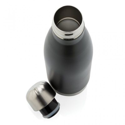 Vacuum insulated stainless steel bottle