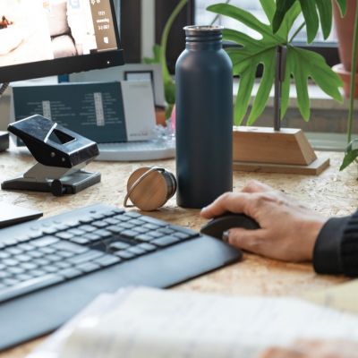 Modern stainless steel bottle with bamboo lid