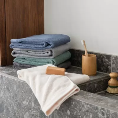 Ukiyo Sakura AWARE™ 500 gsm bath towel 70x140cm