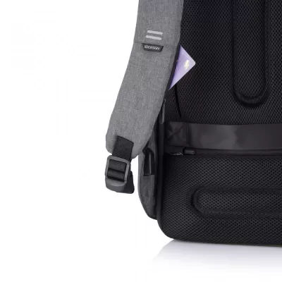 Bobby Hero Regular, Anti-theft backpack