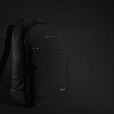 Swiss Peak laptop backpack with UV-C steriliser pocket