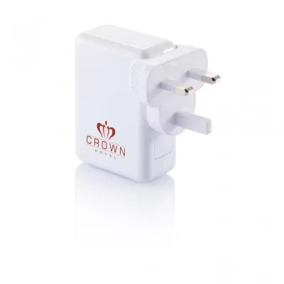 Travel plug with 4 USB ports