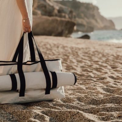 VINGA Volonne AWARE™ recycled canvas beach bag