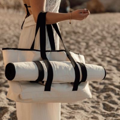 VINGA Volonne AWARE™ recycled canvas beach bag