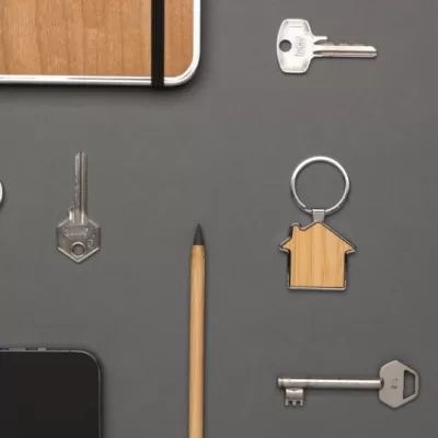 RCS recycled zinc alloy house keychain with bamboo