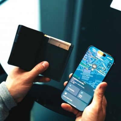 Seekcard RCS rpolyester card wallet with worldwide locating