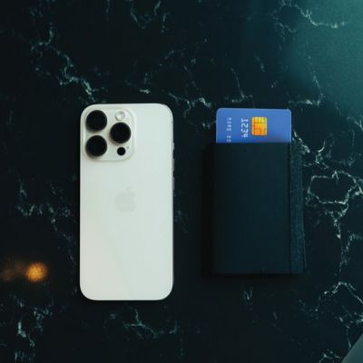 Seekcard RCS rpolyester card wallet with worldwide locating