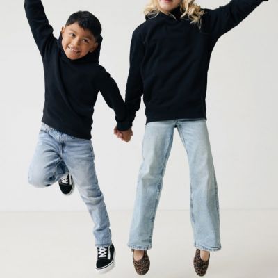 Iqoniq Yengo kids recycled cotton hoodie with sidepockets