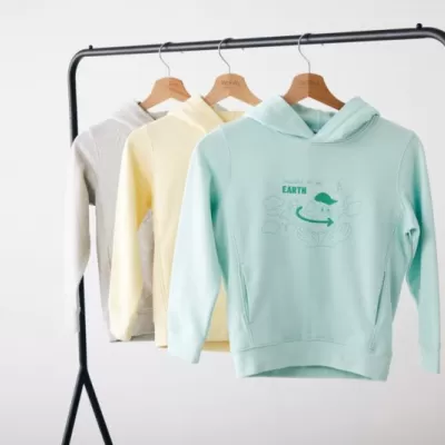 Iqoniq Yengo kids recycled cotton hoodie with sidepockets