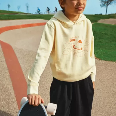 Iqoniq Yengo kids recycled cotton hoodie with sidepockets