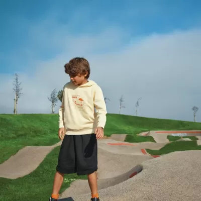 Iqoniq Yengo kids recycled cotton hoodie with sidepockets