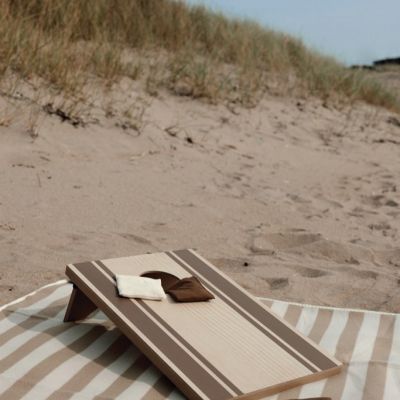 VINGA Cornhole game