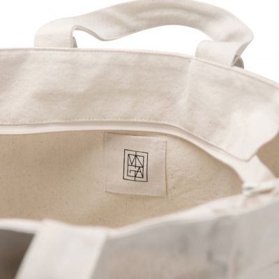 VINGA Hilo AWARE™ recycled canvas zip tote