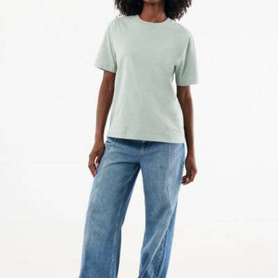 IQONIQ Nikko heavyweight recycled cotton t-shirt