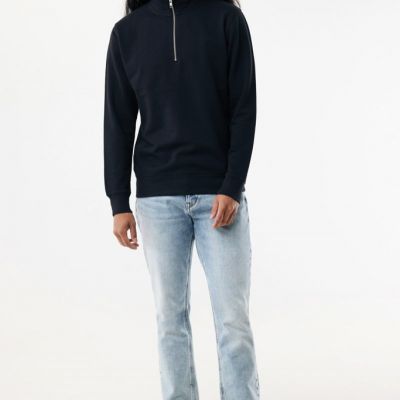 IQONIQ Elgon recycled cotton quarter zip sweater