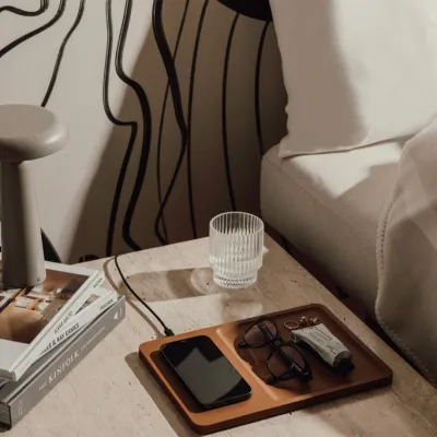 VINGA Timo RCS desk charger and accessory tray