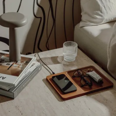 VINGA Timo RCS desk charger and accessory tray