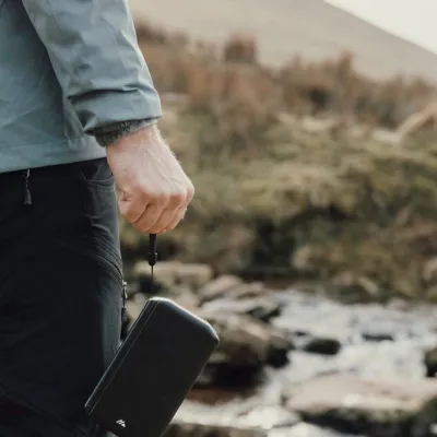 Nordic Drift Titan 10.000mAh solar powerbank with 3 panels