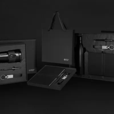 Swiss Peak RCS deluxe business gift set w/ water bottle