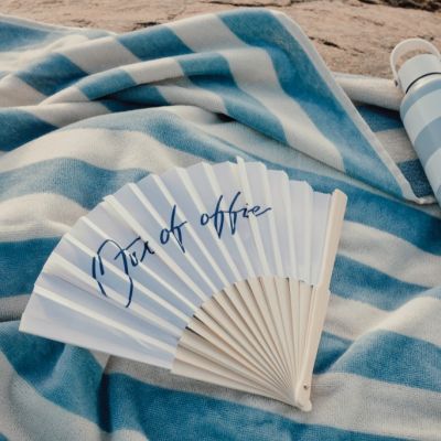 VINGA Out of office hand fan