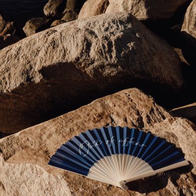 VINGA Out of office hand fan