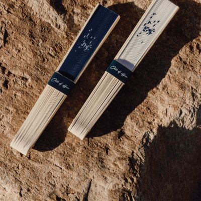 VINGA Out of office hand fan